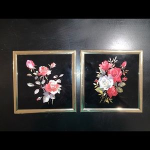 Set of framed pictures